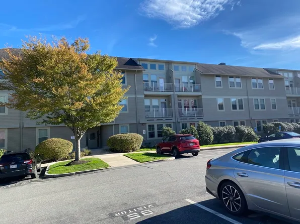 3 Harvest Dr #303, North Andover, MA 01845