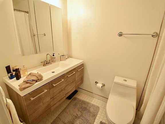 3rd image of 1000 Steiner St #1