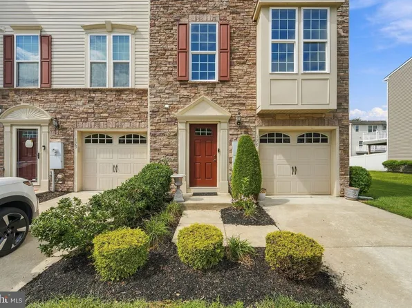 175 Village Green Ln, Sicklerville, NJ 08081