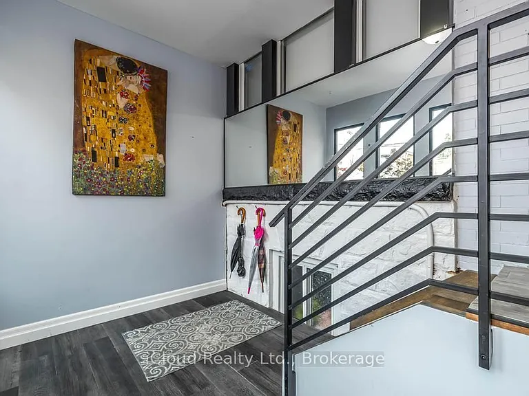 225 Wallace Ave — Photo 3