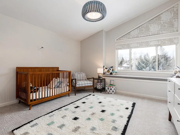 48 Charolais Cir — Photo 8