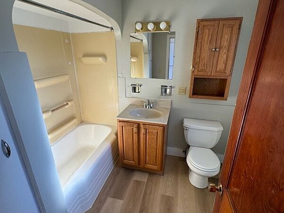5th image of 122 S Frankfort St #0