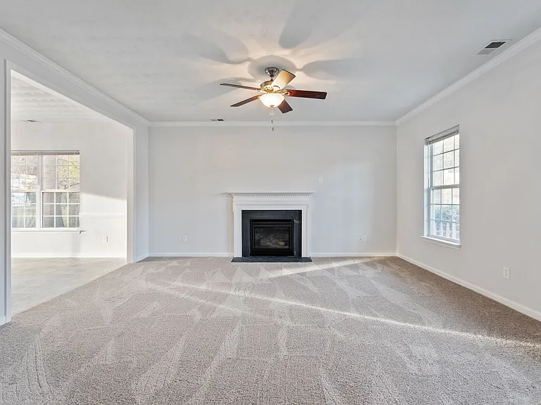 60 Manilla Ln — Photo 3