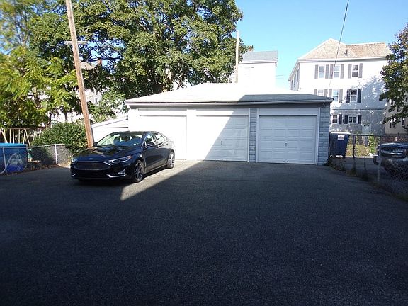 4th image of 261 Tinkham St