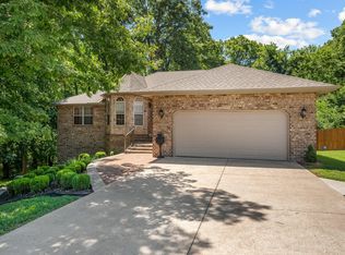 902 S 14th Ave, Ozark, MO 65721