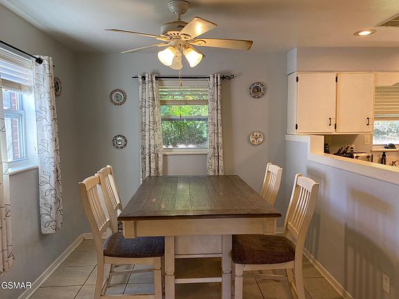 4th image of 1011 Honeysuckle Dr