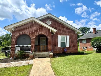 402 Sirrine St, Ninety Six, SC, 29666