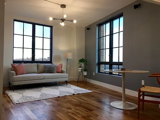 Rented by Manhattan Management LLC | media 68