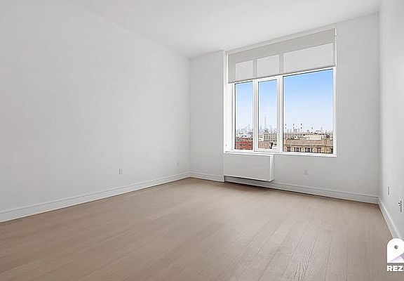 4th image of 3620 Steinway St APT 527