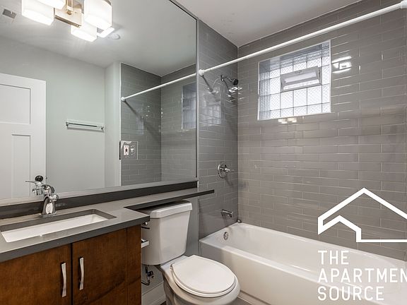 5th image of 560 W Arlington Pl #607