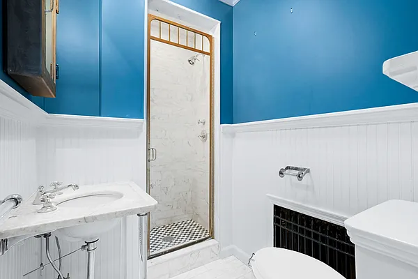 Rented by Compass | media 30