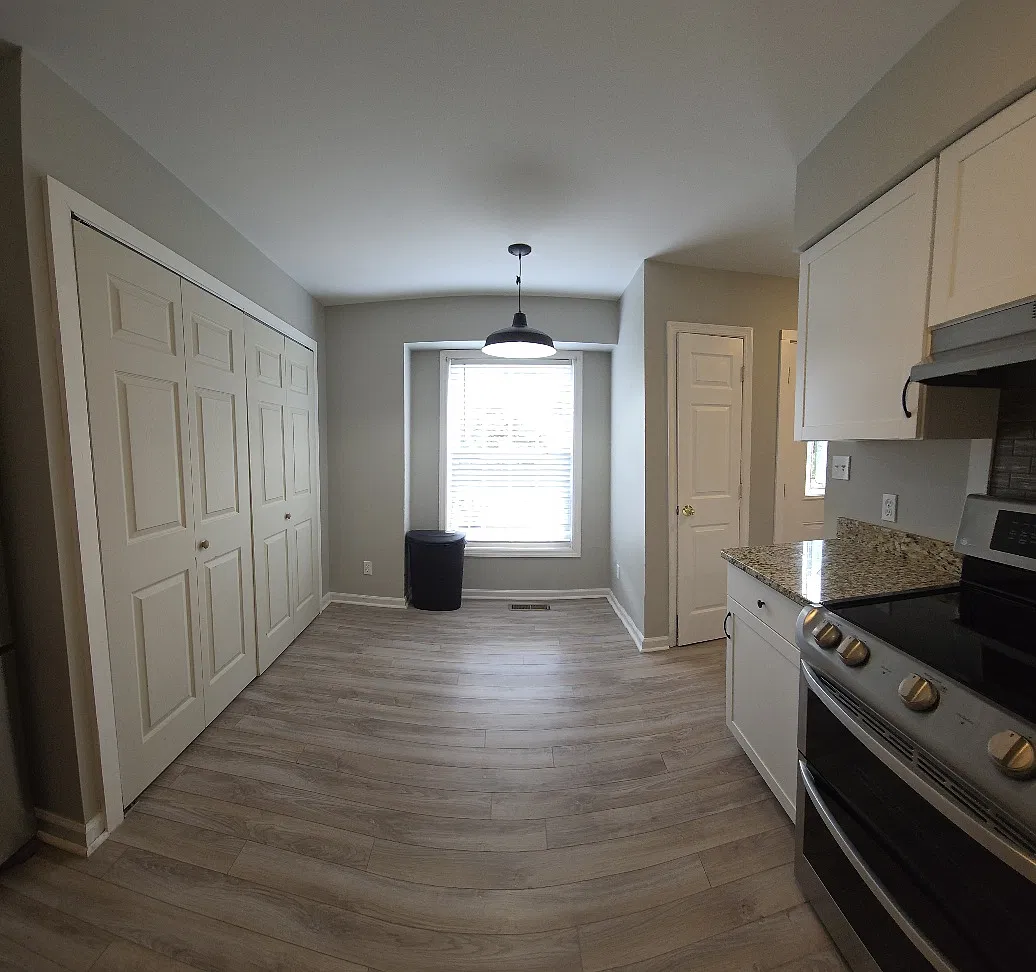 3 bed, 1252 sqft, $2,200 — Photo 4