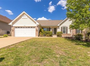 1829 Hawk Pointe Dr, Festus, MO 63028
