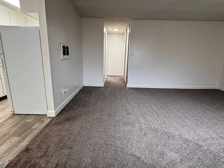 166 S Lincoln S — Photo 18