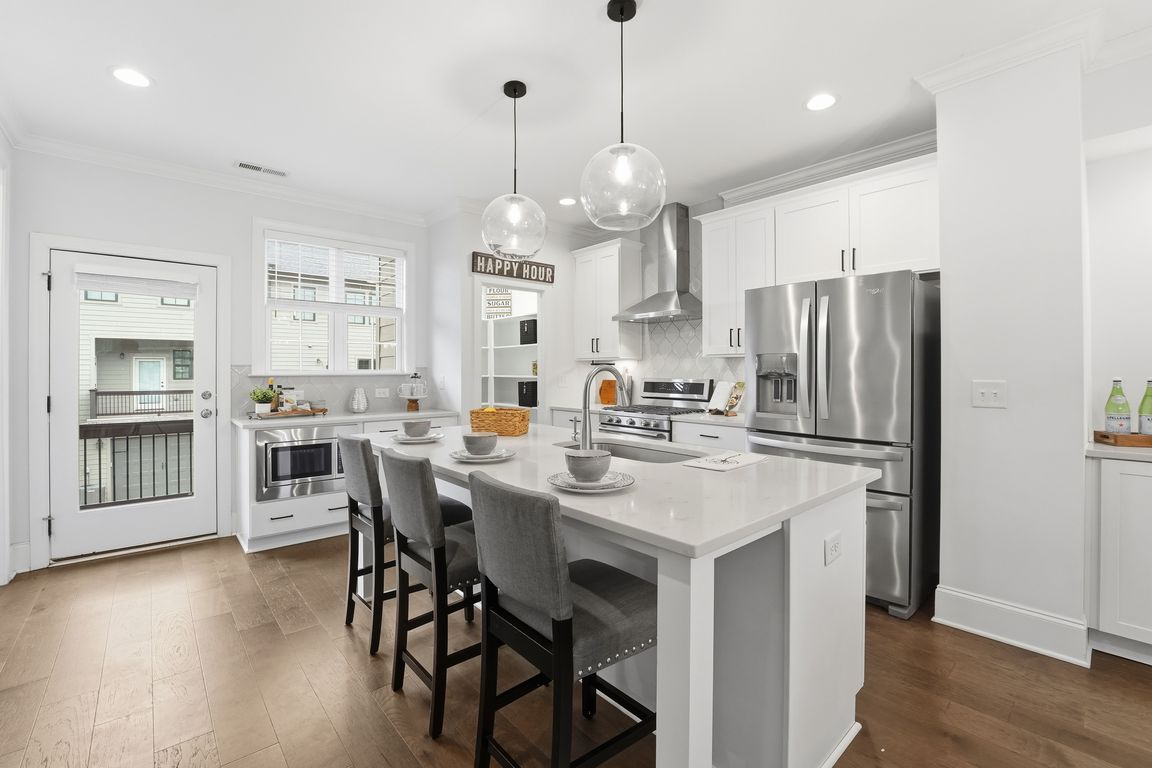 next background image