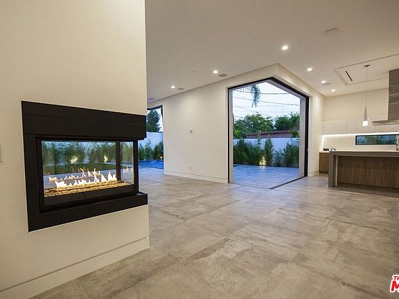 4th image of 750 N Crescent Heights Blvd