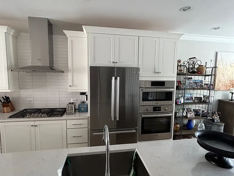 10324 Grosvenor Pl — Photo 8