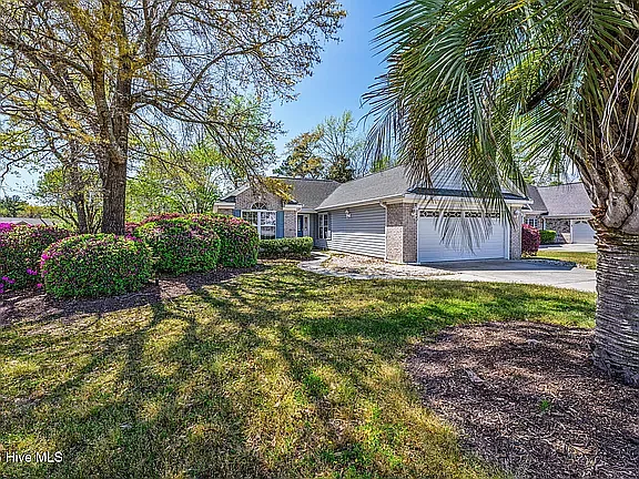 3 bed, 1743 sqft, $2,400 — Photo 3