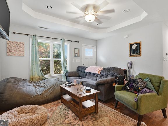 4th image of 2083 Cherry Ln