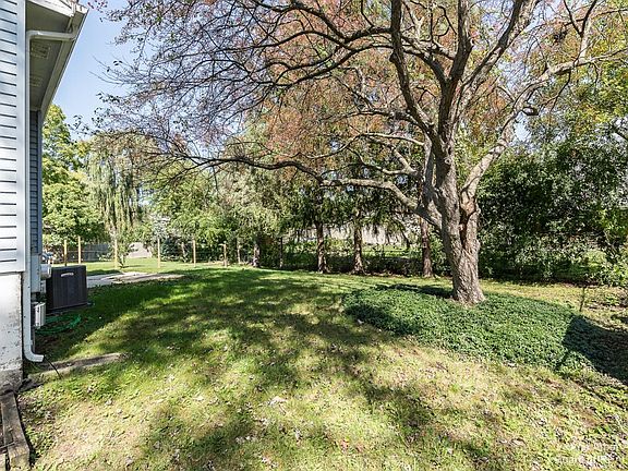2nd image of 8583 Avon Ct