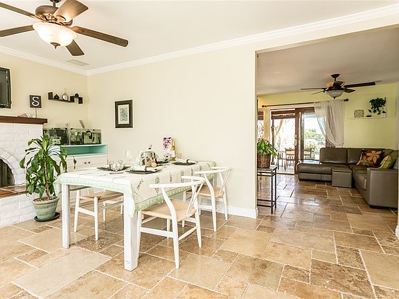 3rd image of 11139 Batavia Cir