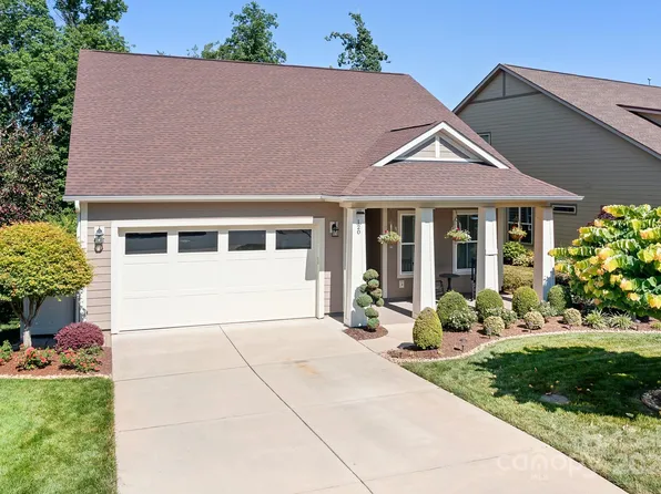 120 Chimney Rock Ct, Denver, NC 28037
