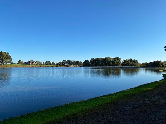 3rd image of 365 Belle Farms Rd