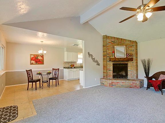 3rd image of 2820 Wood Hollow Dr