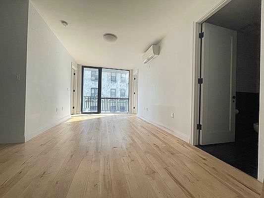 4th image of 564 Saint Johns Pl #4II