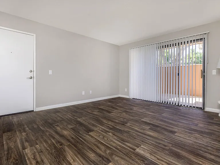 Smoketree Apartments — Photo 41