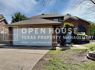 2402 Bennington Dr, Arlington, TX 76018