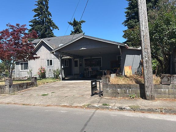 3rd image of 2115 Carleton Way NE