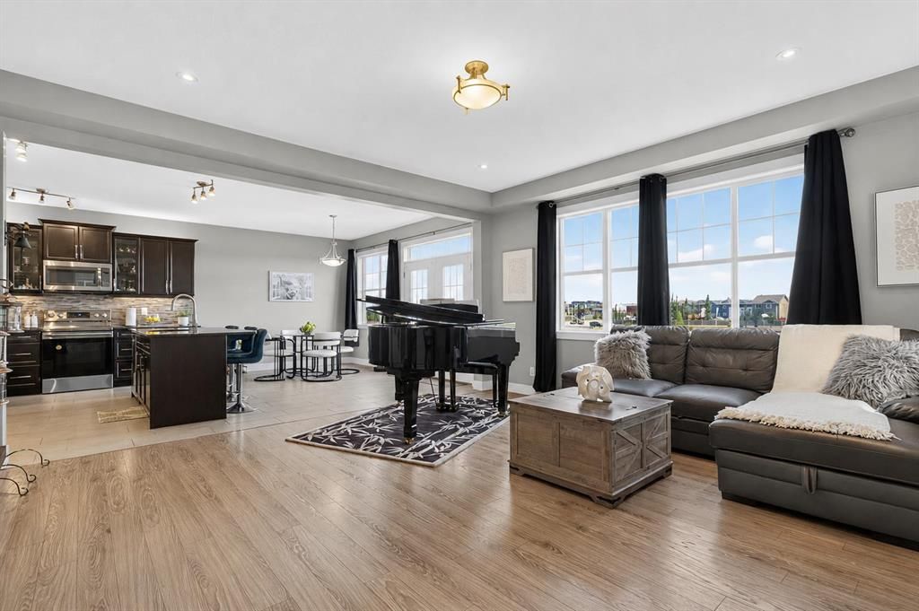 129 W Windford Park SW, Airdrie, AB - More