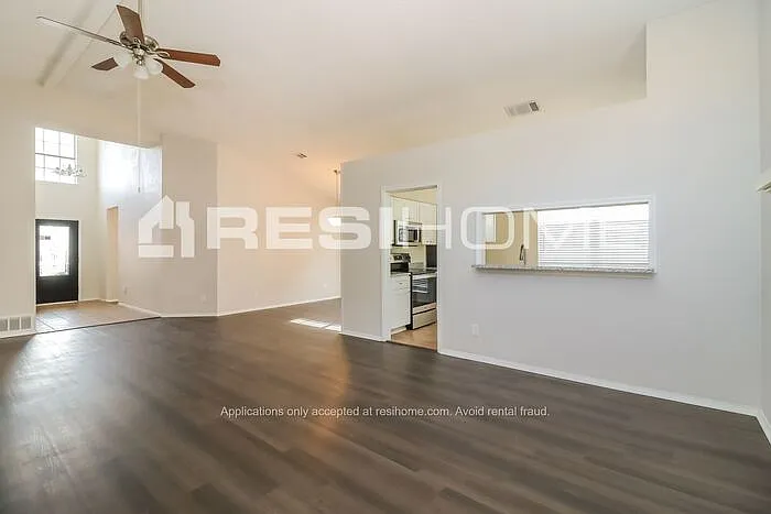 2621 Galemeadow Dr — Photo 5