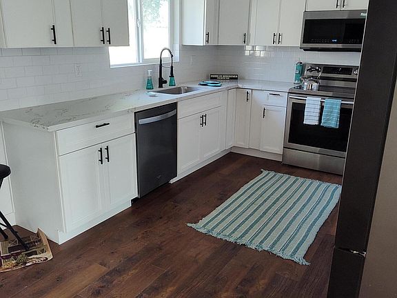 4th image of 408 W Hartford Rd