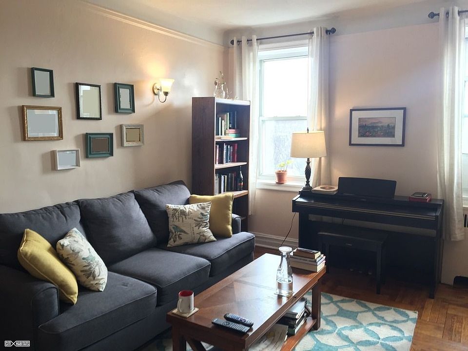 1st image of 4112 47th Ave #3C