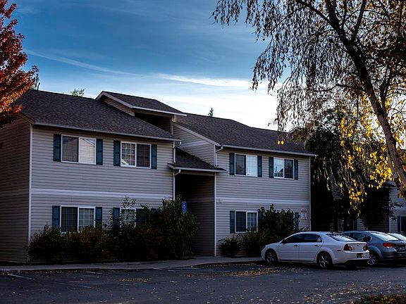 2nd image of 1203 SW Higgins Ave APT M