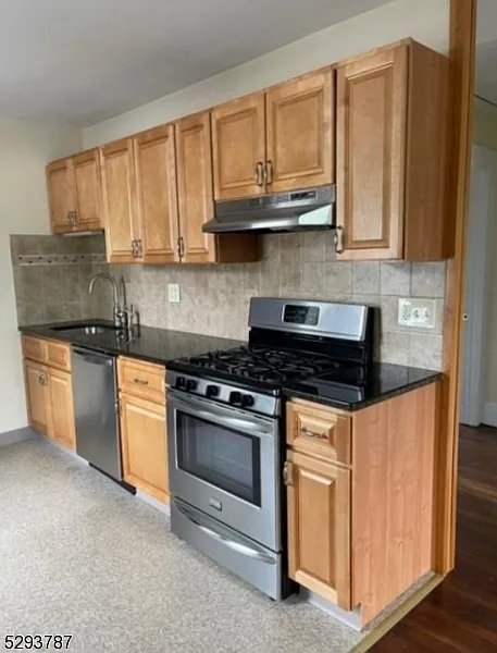 1 bed, 1.0 bath, $2,200 — Photo 2