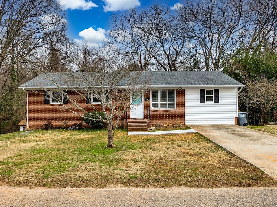 1st image of 807 Gaston Avenue Ext