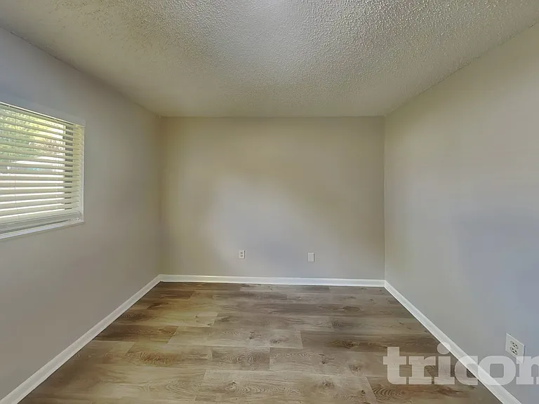 27 Princess Rose Dr — Photo 11