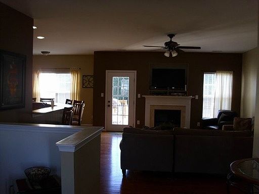 4th image of 71 Nina Ln