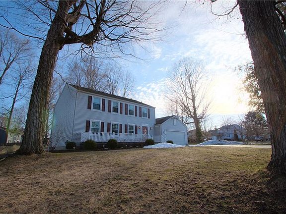 3rd image of 14 Steeplechase Ln