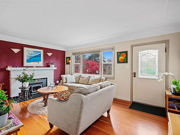 3rd image of 4029 Carey Rd