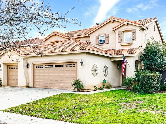 2nd image of 32507 Sprucewood Way
