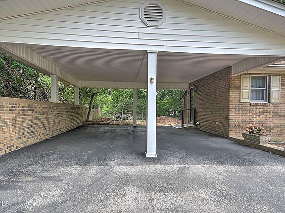 5th image of 111 Skyline Dr
