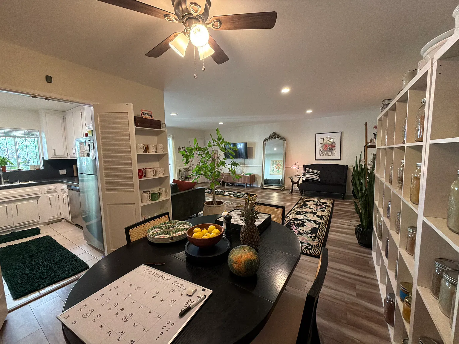 2 bed, 1050 sqft, $3,600 — Photo 2