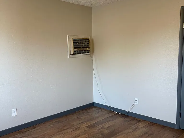 803 N Cottonwood Ave — Photo 17