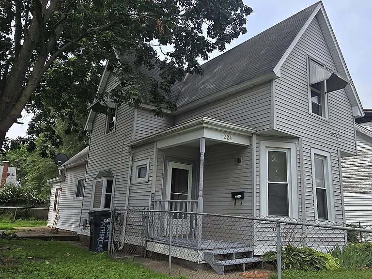 224 Catherine St — Photo 13