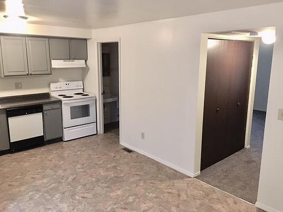 2nd image of 8223 Mount Carmel St