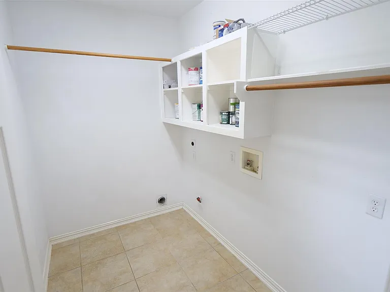 22719 Sierra Lake Ct — Photo 15